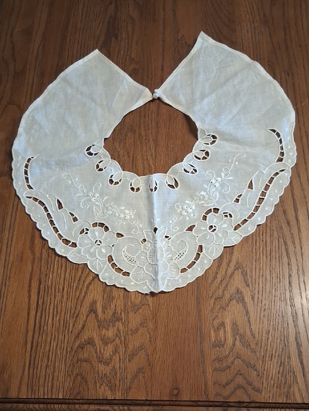 Vintage Battenberg‎ ecru collar.
